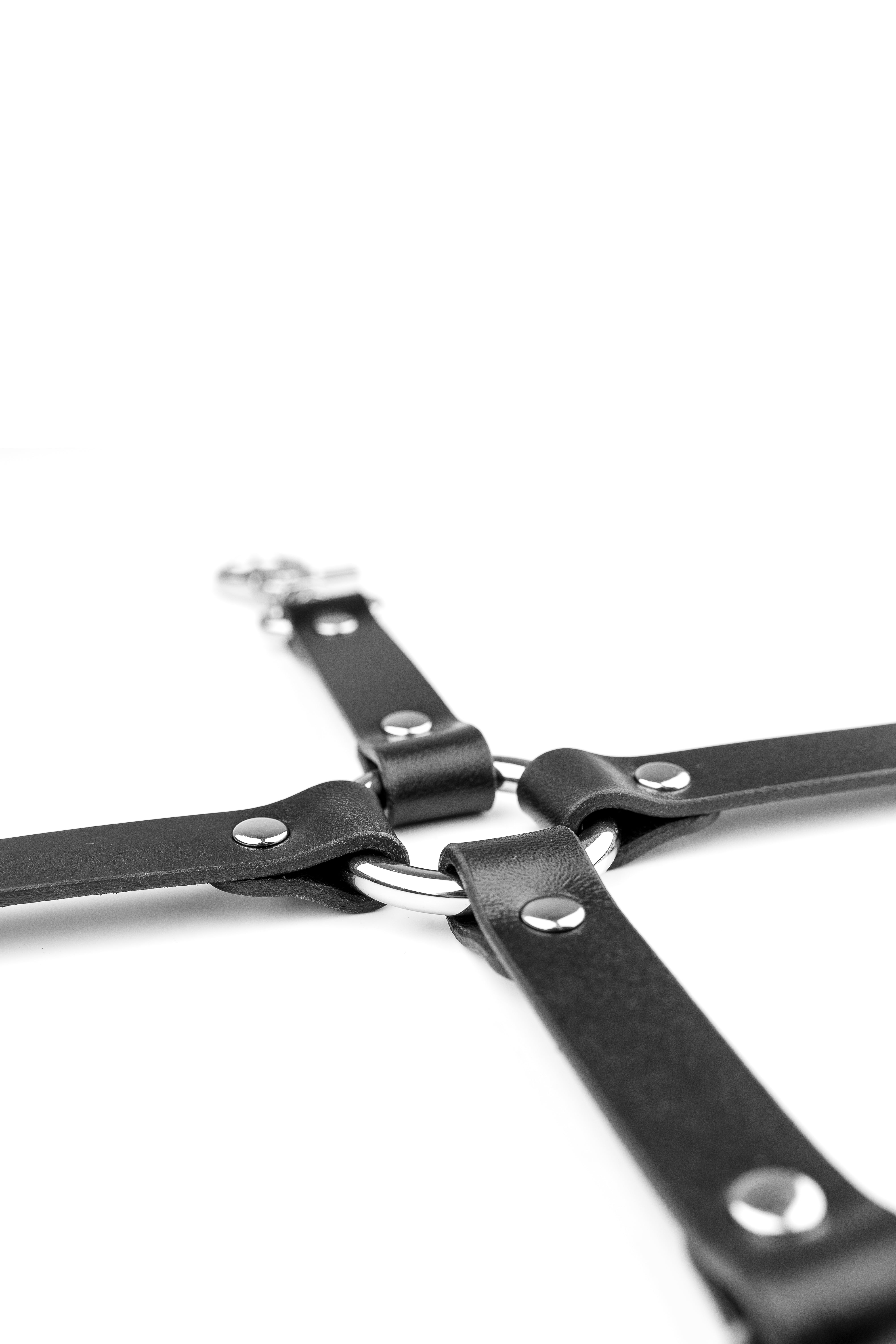 4-Way Leather Exclusive Connector with Ring