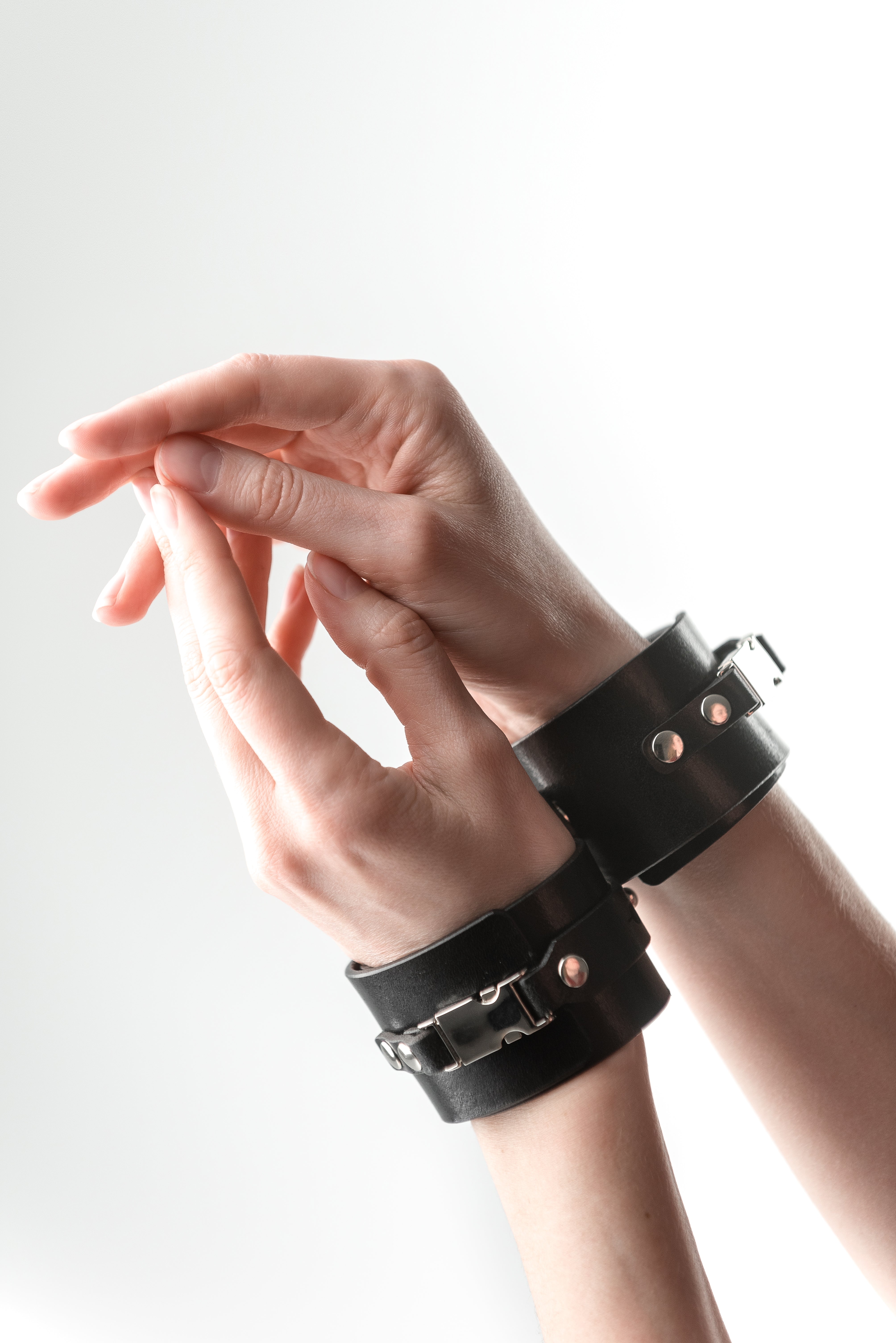 “Fast X me up” Handcuffs with chain connector